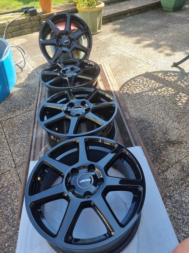Alloy wheels - alloy,